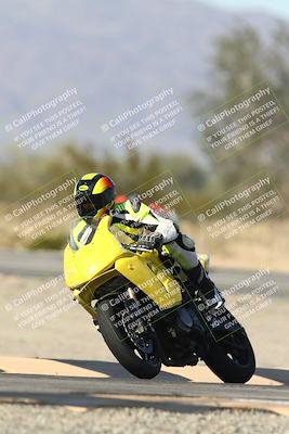 media/Dec-01-2025-Moto Forza (Mon) [[2daa91e15f]]/2-Intermediate Group/Session 3 (Turn 3)/